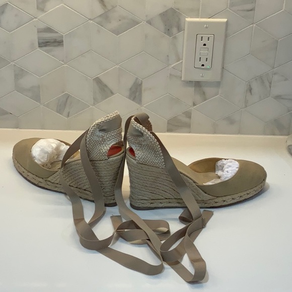 Christian Louboutin Canvas D'Orsay Espadrills
Tan, Round-Toes, Wedge Heel - Picture 3 of 15